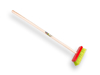 KINDERBEZEM ROOD MET GETAILLEERDE STEEL  3343523